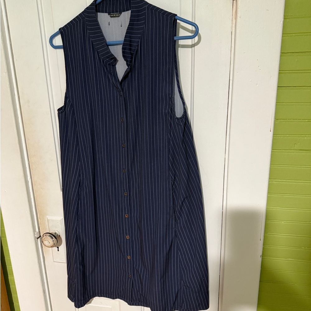 Oiselle Navy pinstripeSleeveless Dress. Size 08